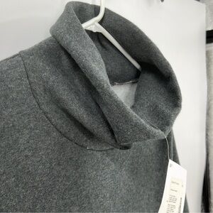 Fabletics Zaylee NWT thumb holes funnel neck kangaroo pocket pullover tunic XXL